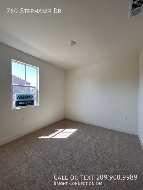 Photo - 760 Stephanie Dr