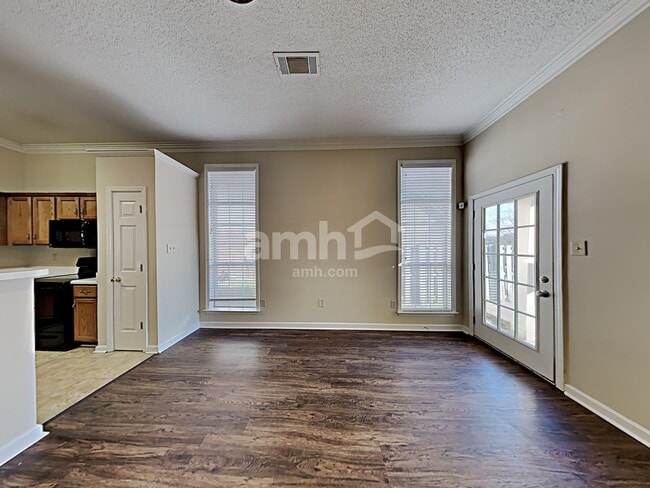Photo - 10067 Woodland Grove Dr