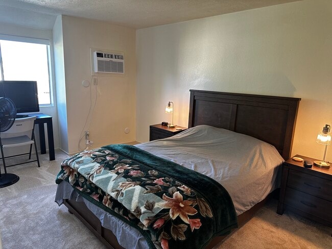 Master Bedroom - 410 Auburn Way Unit Auburn Way