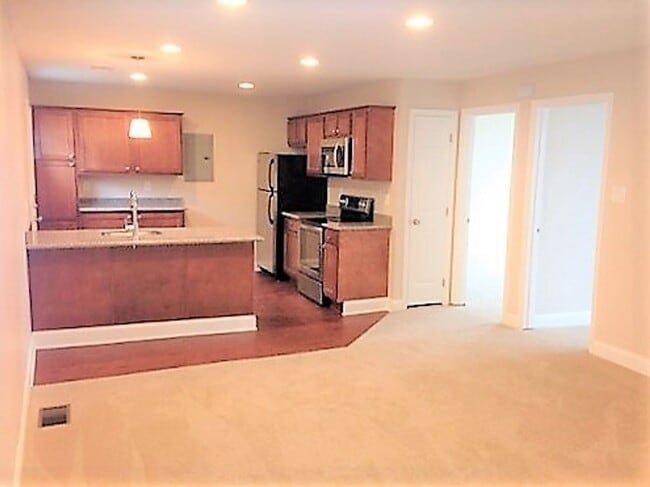 Building Photo - 32 Wyoming St Unit 2