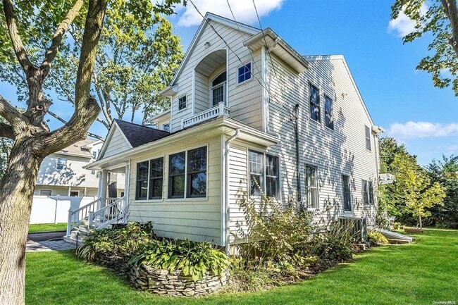 Building Photo - 15 14th St Rental