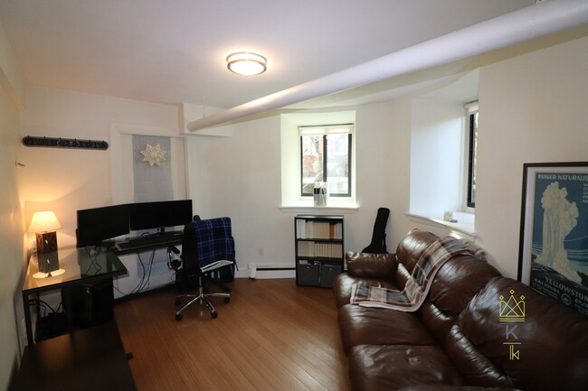 Photo - 1871 Beacon St Unidad 1 Rental