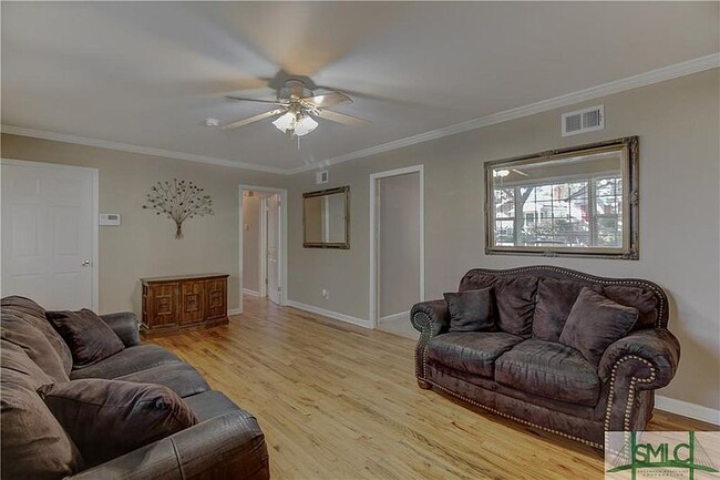 Front Room - 625 34th E St House