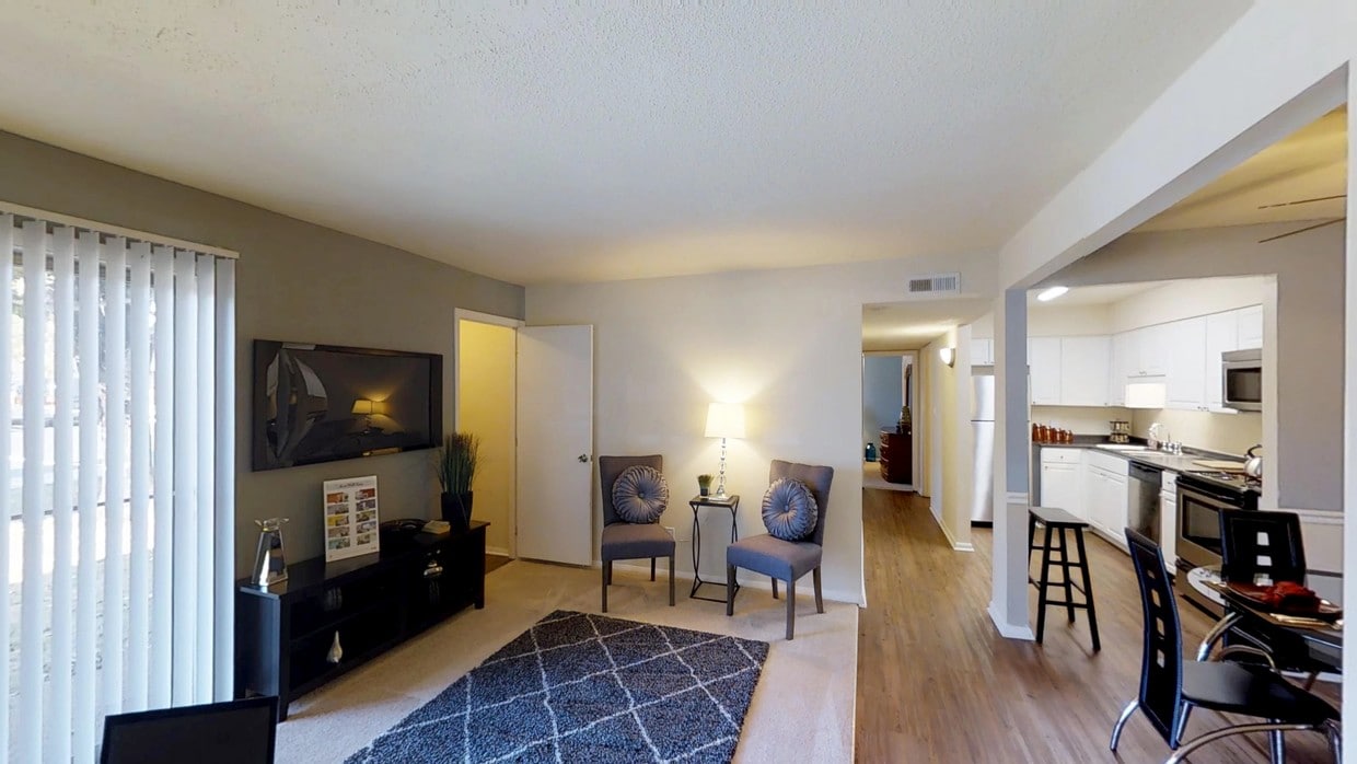 Photo - Carolina - Students save up to 10%! Apartments