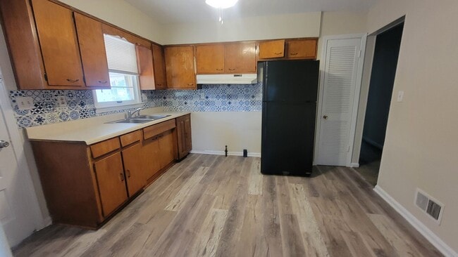 6101 Shadow Run Rd