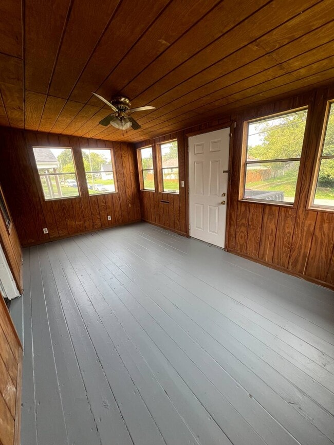 2609 Avalon Pl
