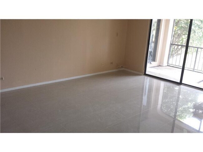 Photo - 3760 Inverrary Dr Unit 2H