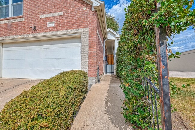 Photo - 2112 Harold St