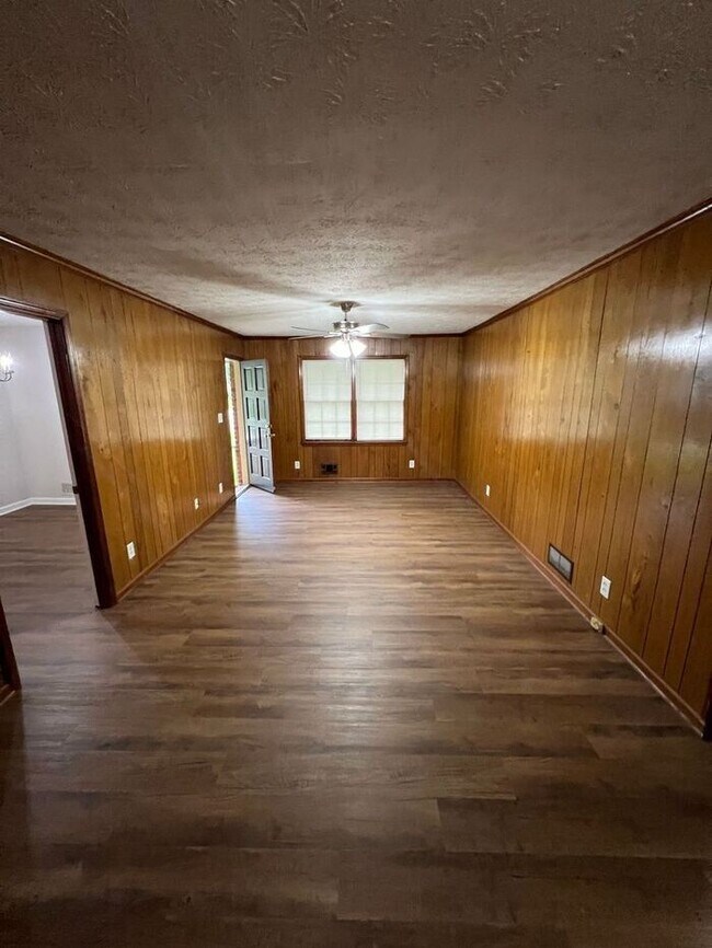 Photo - READY NOW!!!! 3 bed 2 bath!