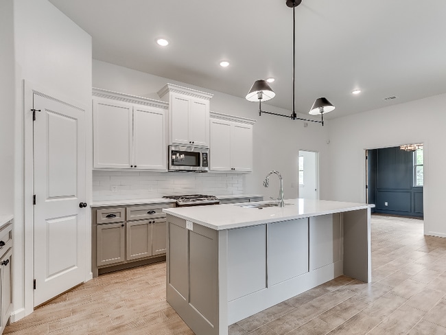 Photo - 2600 Woods Edge Dr