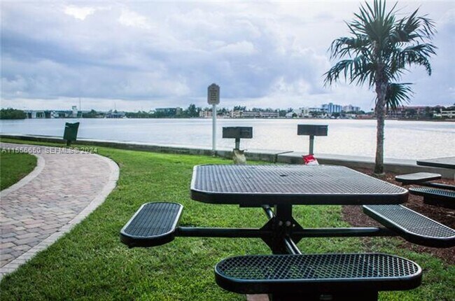 Photo - 17100 N Bay Rd Unit 17100 N Bay Rd # 1402