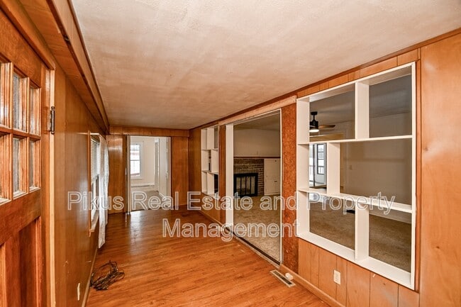 Photo - 2227 New Milford Rd