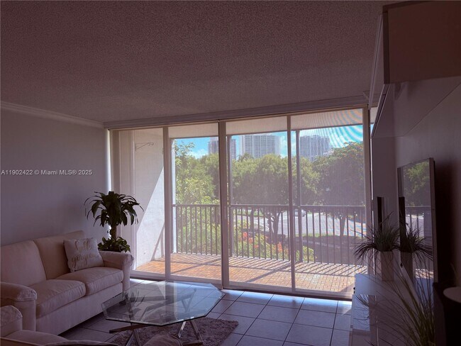 Photo - 3475 N Country Club Dr Unidad 409