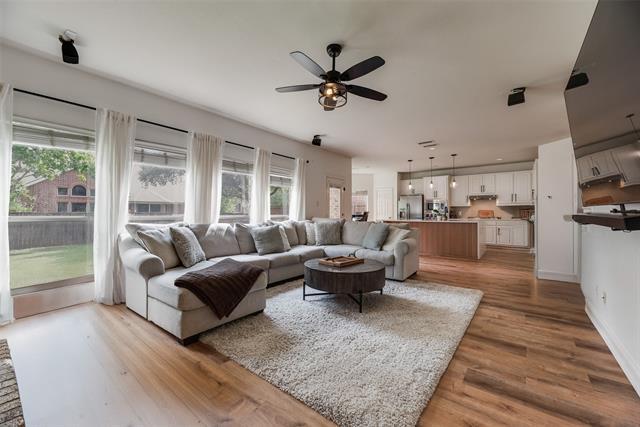 4104 Tiffany Dr