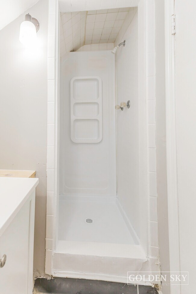 805 W Main St Unit 2