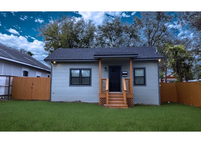 Building Photo - 1718 N 22nd St