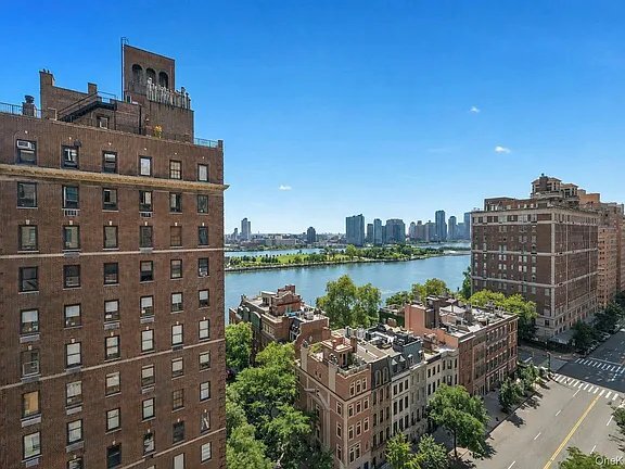 30 Sutton Pl S Unit 199
