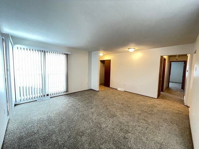 Living Room/Foyer Entry - 2829 Burgundy Dr