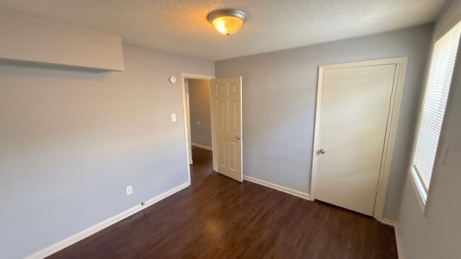 Photo - 1734 Wildrose St