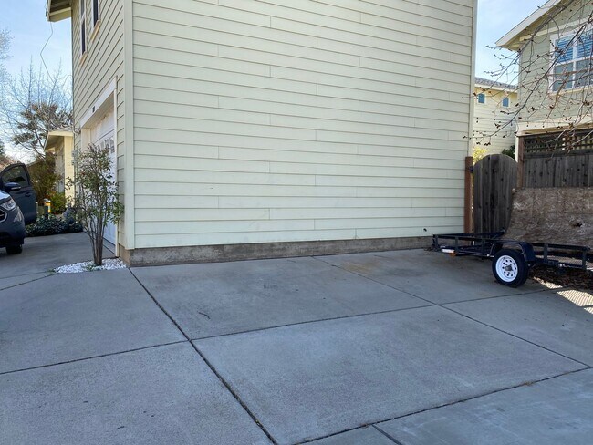 Photo - 2610 E 20th St Unit #B