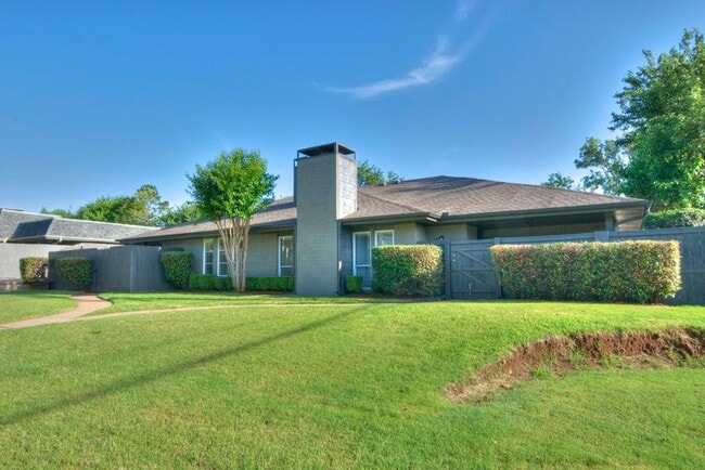 Photo - 2901 Rosewood Ln