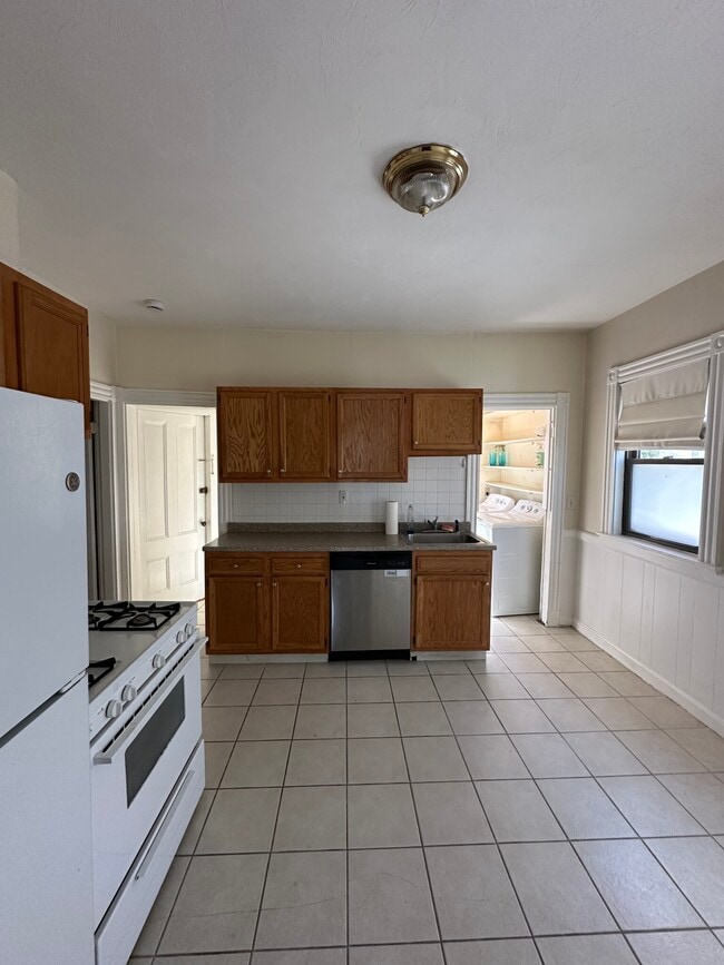 Photo - 17 Cushman Rd