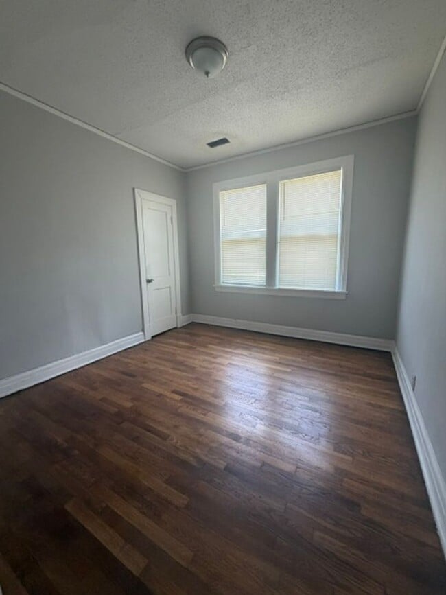 Photo - Mallory Duplex Unit Mallory Duplex-611 Mallory