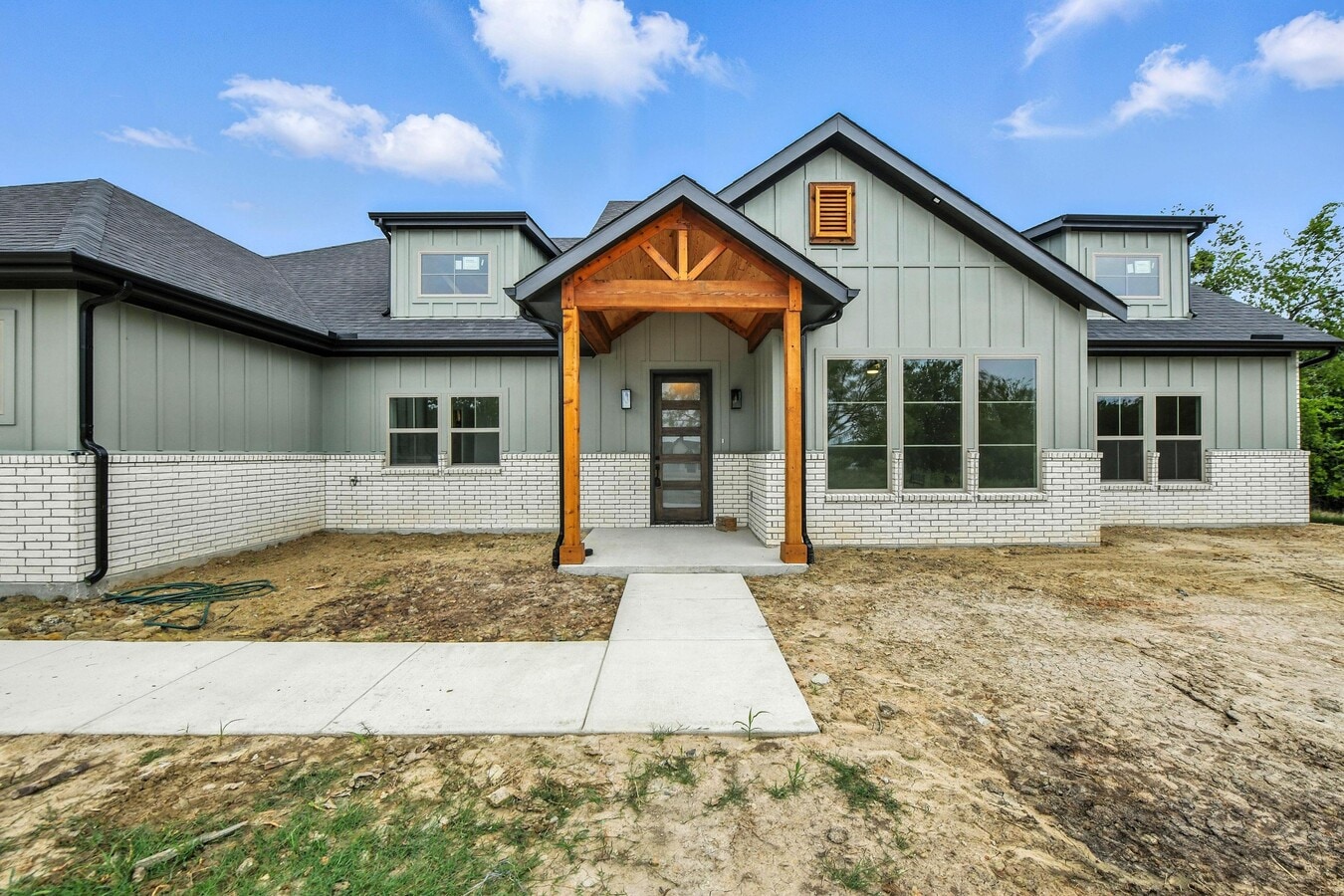 Photo - 117 Goldfinch Ln