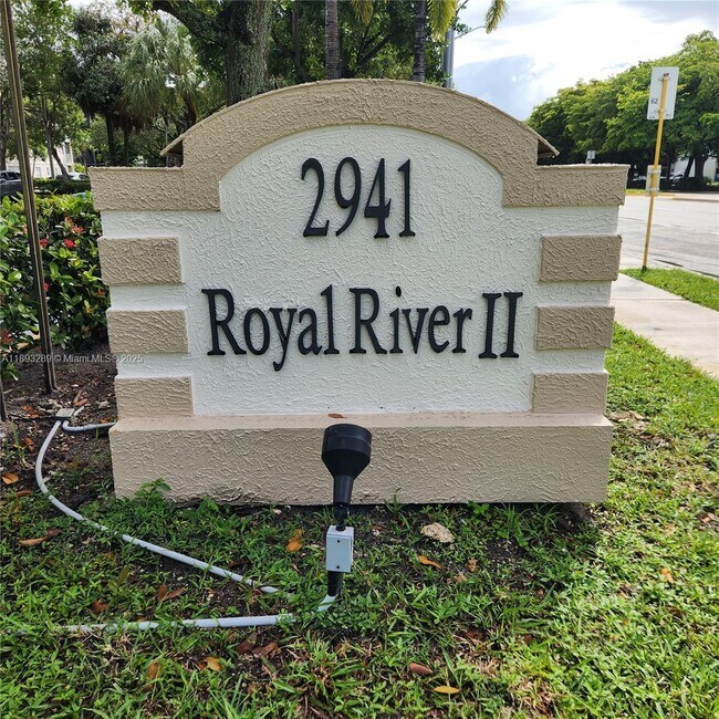 Photo - 2941 Riverside Dr Unit 102