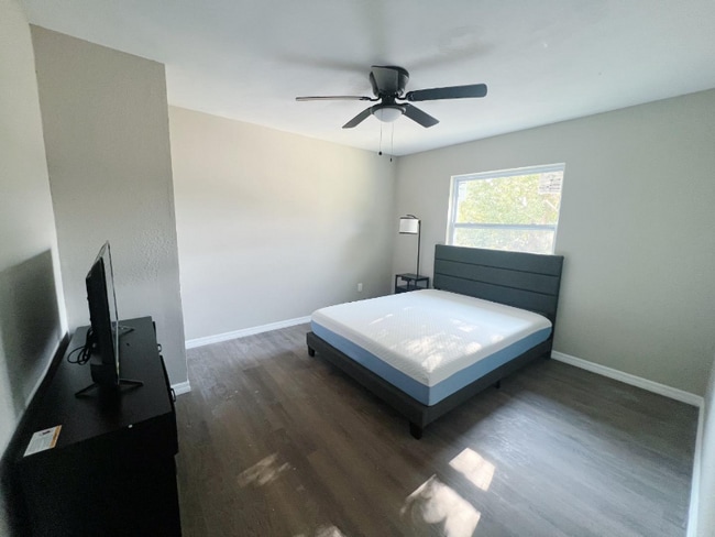 Photo - 1743 W Chapel Dr