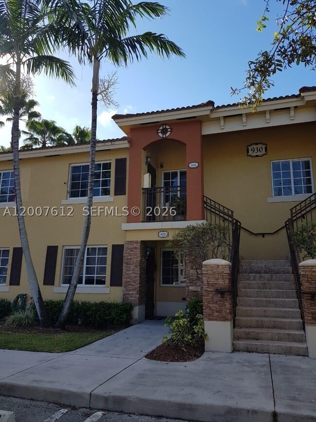 Building Photo - 930 NE 33rd Terrace Unit 202