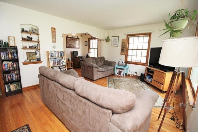 Photo - 523 N 63rd St