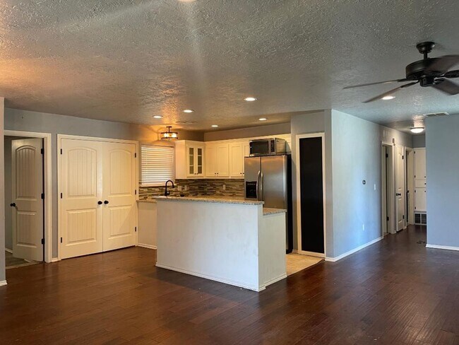 601 Richmond Dr