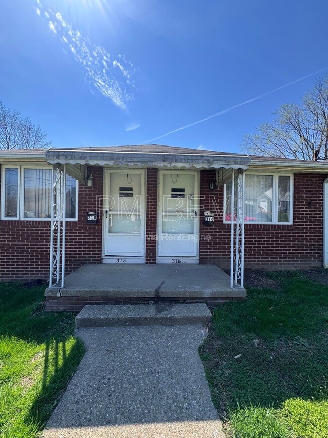 Building Photo - 316 13th St NE