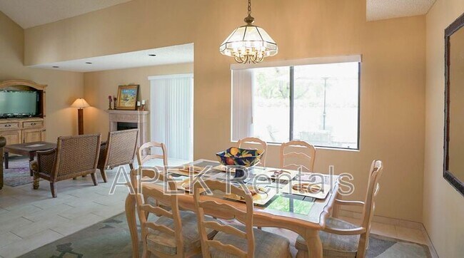 Photo - 211 Canyon Cir N