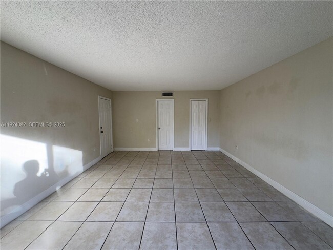 Photo - 6930 Miami Gardens Dr Unit 1-307