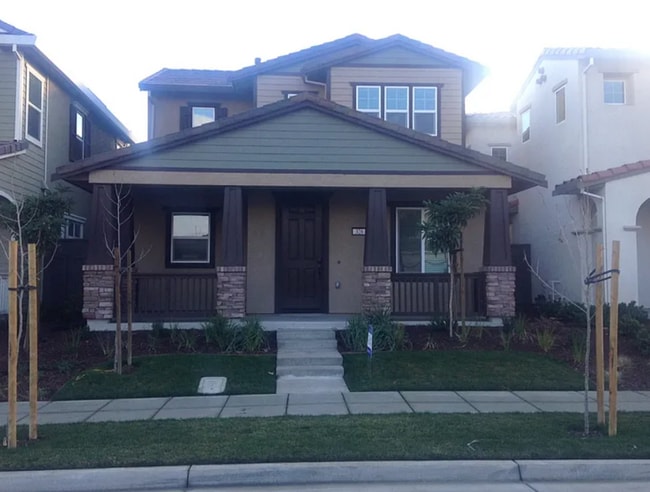 Building Photo - Available on June 1st. Occupied. DO NOT DISTURB TENANTS