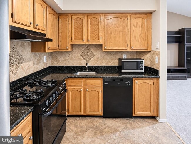 207 Salem Ct Unit 11
