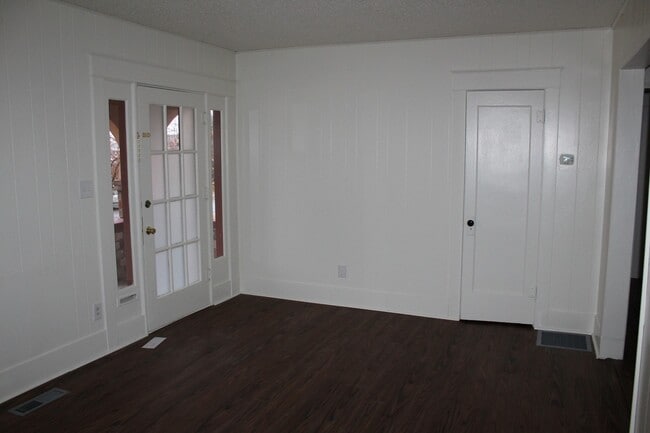 Photo - 1835 Melrose St