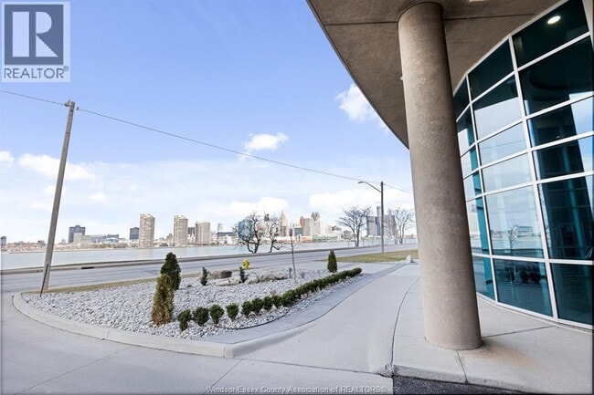 Photo - 1225 Riverside Dr W Unité 702