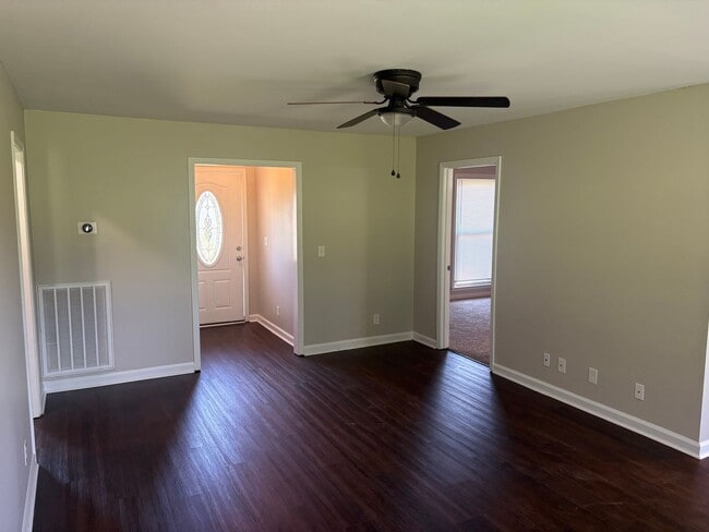 Photo - Quaint Ranch style home in Clarksville