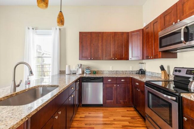 Photo - 684 Grady Pl SW