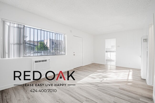 Building Photo - 4020 Midland St Unit 4