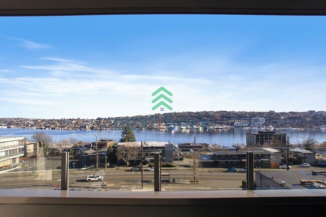 Building Photo - 2 BED & 2 BATH CONDO AVAILABLE FOR RENT Unit 303