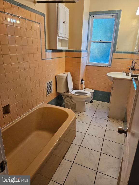 Photo - 244 Cleveland Ave