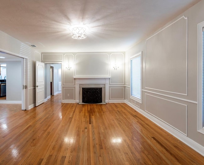 Photo - 1350 Mendavia Ave