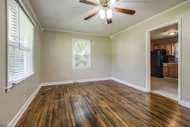 Photo - 6215 Laredo Ave