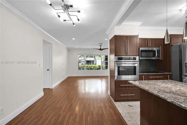 Photo - 5713 Jefferson St