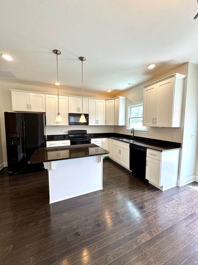 Photo - End Unit Townhouse for rent in Bluestone H...