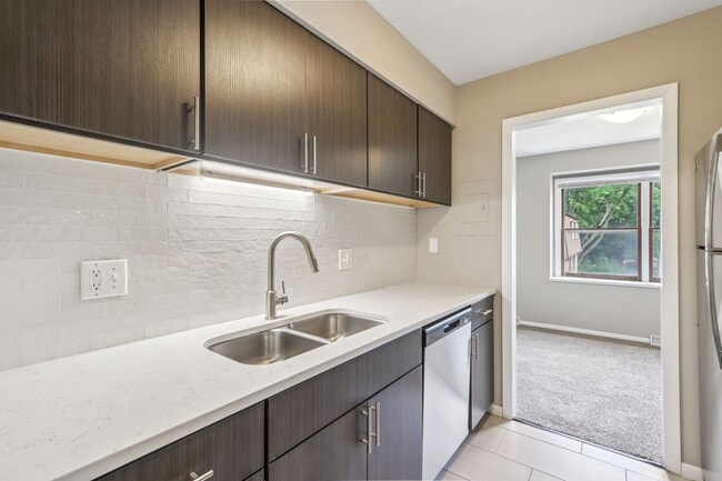 Photo - Woodland Reserve Apartments